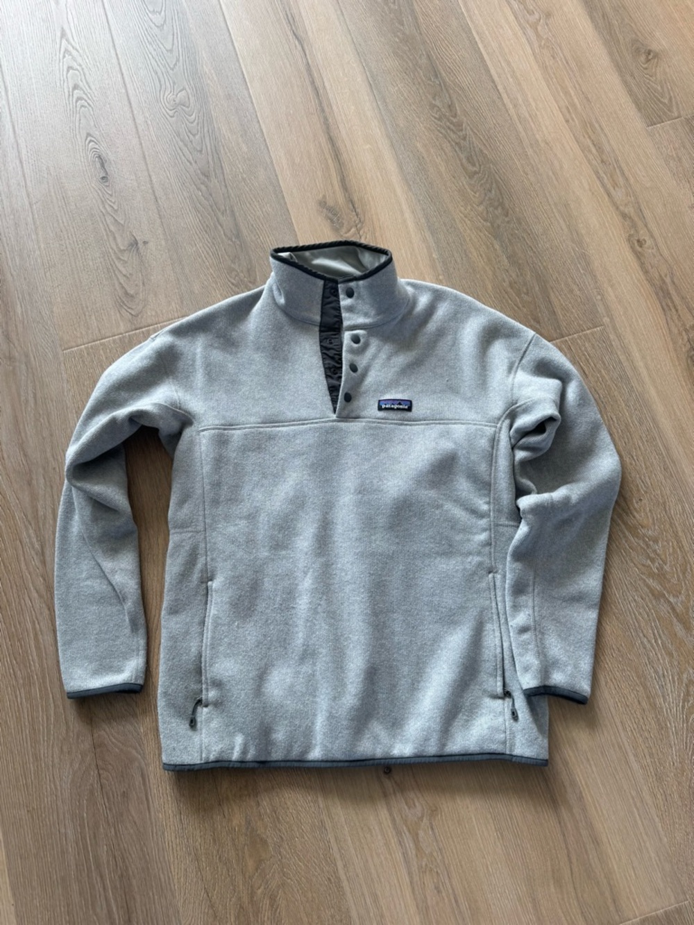 Patagonia Light Gray Snap-T Fleece Pullover with Dark Trim